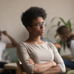 Balansen mellan dopamin och serotonin påverkar social fobi